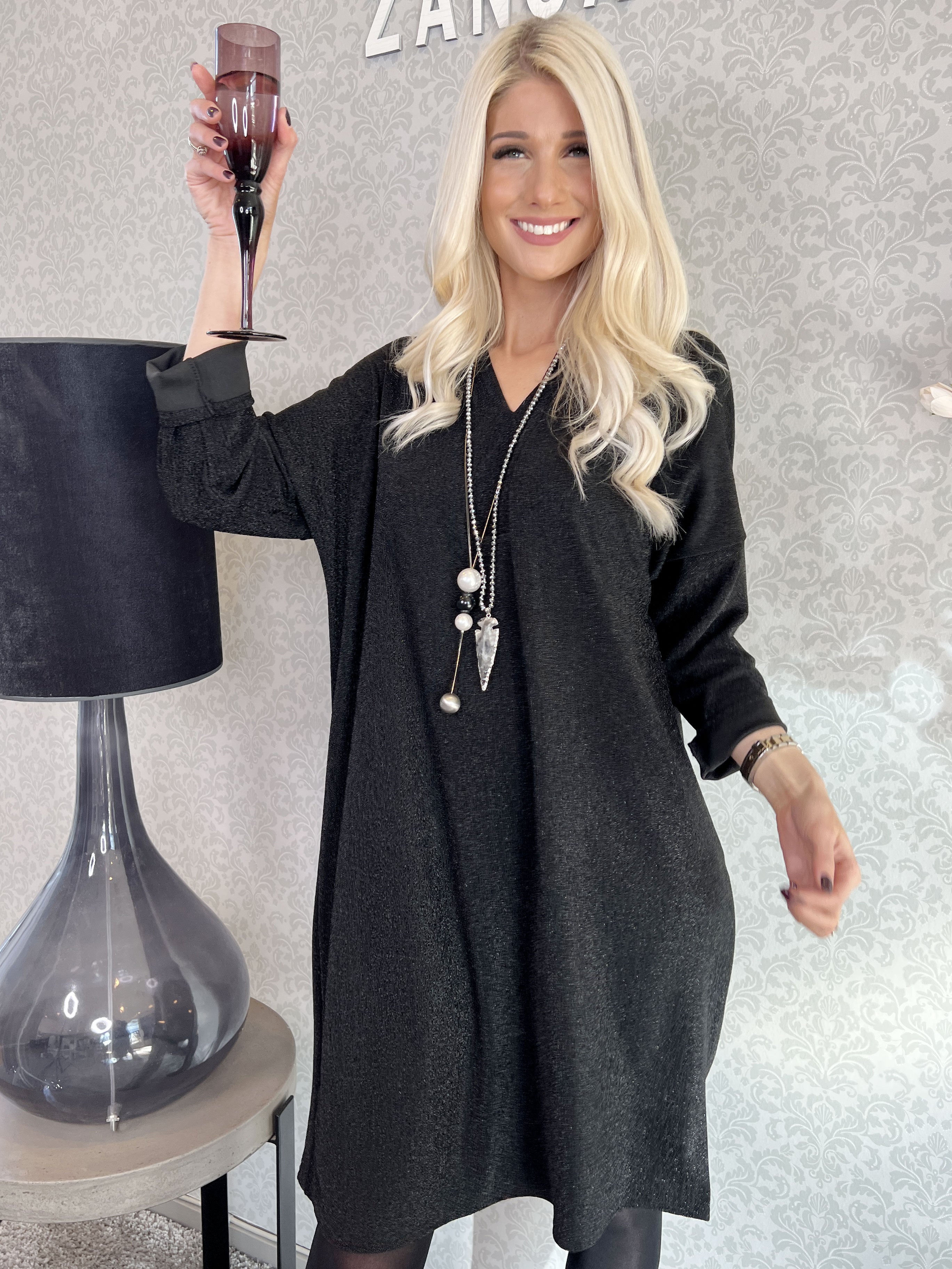 Audine - Simpel glimmerkjole i elastisk stof